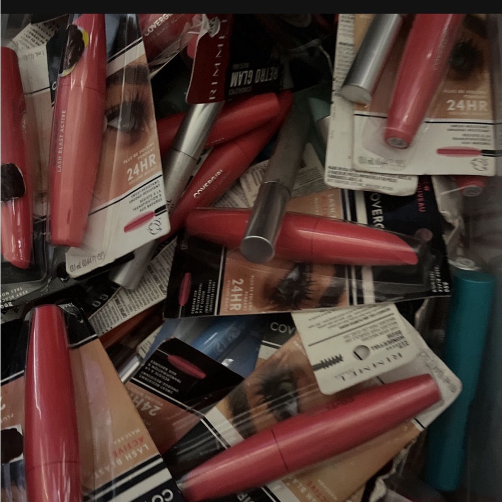 Drug store makeup mascaras blushes concealers lippies & much more over 900 pcs